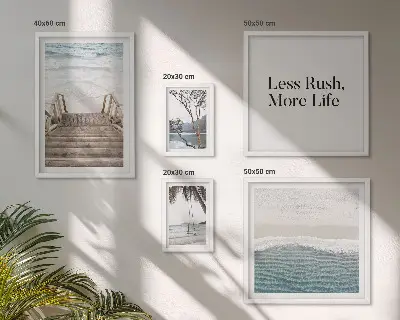 Ensemble de 5 tableaux représentant une vue calme sur la mer et la plage