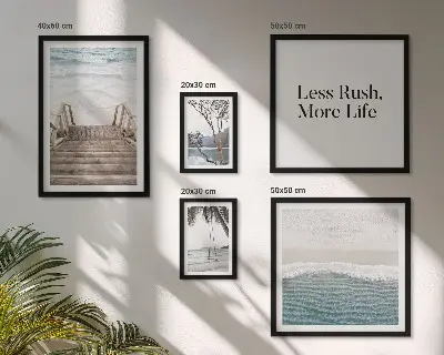 Ensemble de 5 tableaux représentant une vue calme sur la mer et la plage