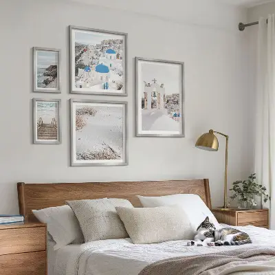 Lot de tableaux encadrés représentant les paysages blancs de Grèce