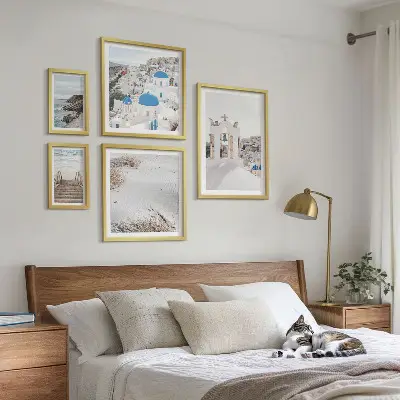 Lot de tableaux encadrés représentant les paysages blancs de Grèce