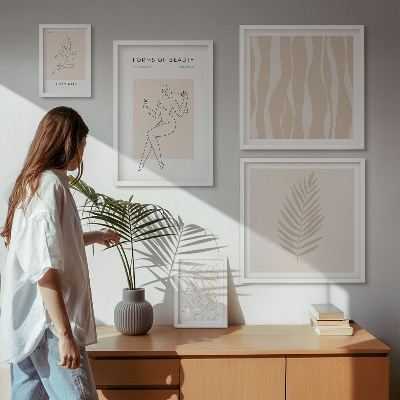 Ensemble de 5 tableaux Des graphismes stylés de femmes et de plantes