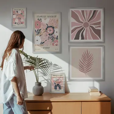 Ensemble de 5 tableaux représentant des marchés aux fleurs de style bohème