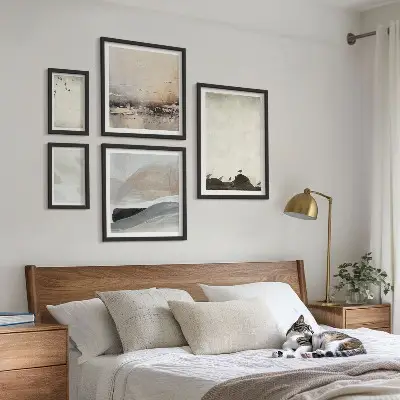 Ensemble de 5 tableaux représentant des oiseaux et des rochers avec des coups de pinceau décoratifs