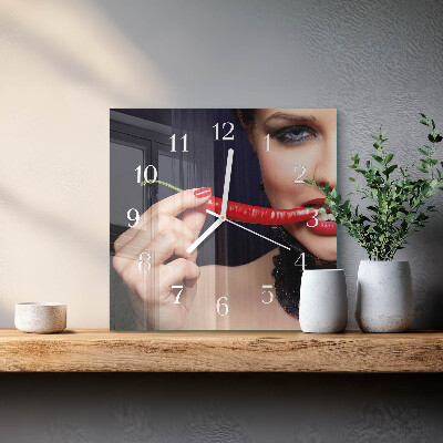 Horloge carrée en verre Piment