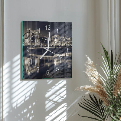 Horloge carrée en verre Pont