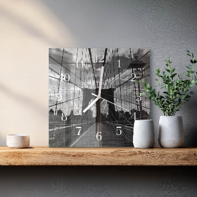 Horloge carrée en verre Pont