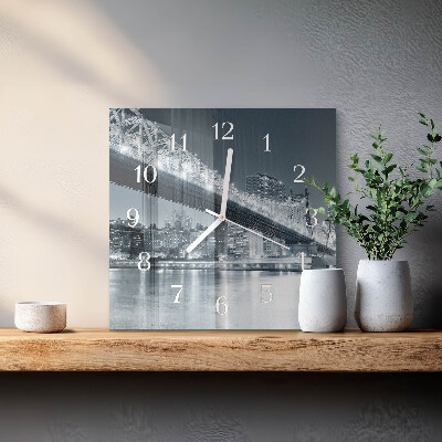 Horloge carrée en verre Pont
