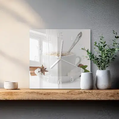 Horloge carrée en verre Une tasse d'anis