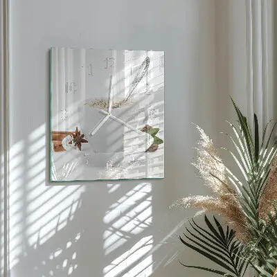 Horloge carrée en verre Une tasse d'anis