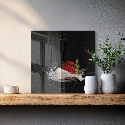 Pendule carrée en verre Fraise