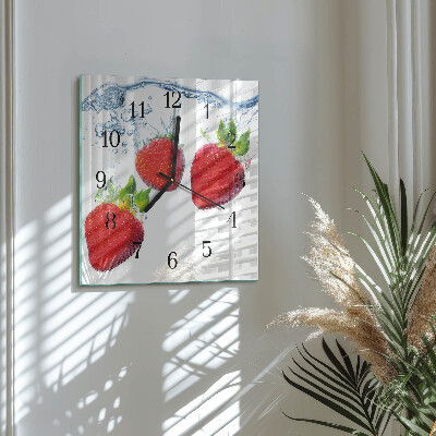 Pendule carrée en verre Fraises
