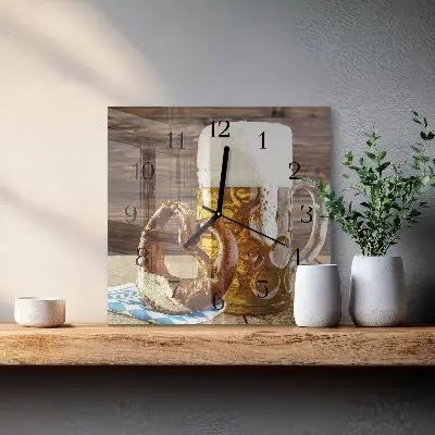 Pendule carrée en verre Bretzel avec de la bière
