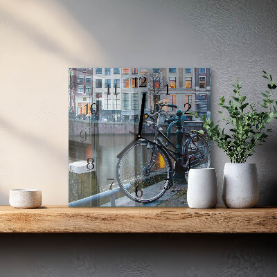 Pendule carrée en verre Vélo