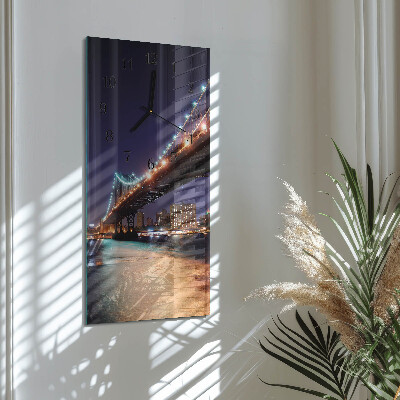 Horloge verticale en verre Pont