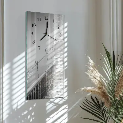 Horloge verticale en verre Pont
