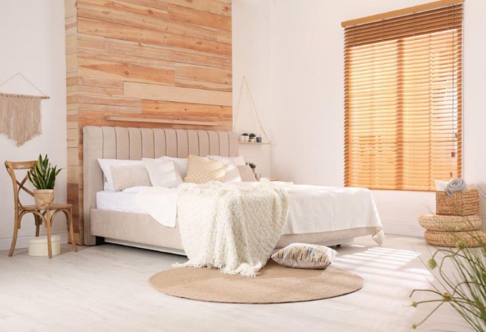Une chambre à coucher confortable de style scandinave 