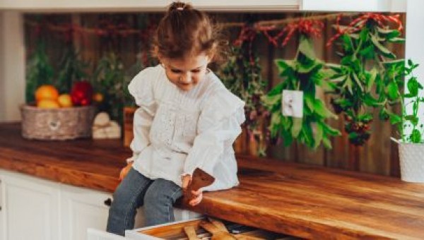 Qu'est-ce qui fonctionnera sur le mur au-dessus du comptoir de la cuisine ? Présentation de la solution